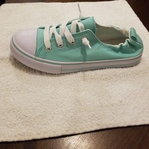 NWT Mint green sneakers Pierre Dumas brand